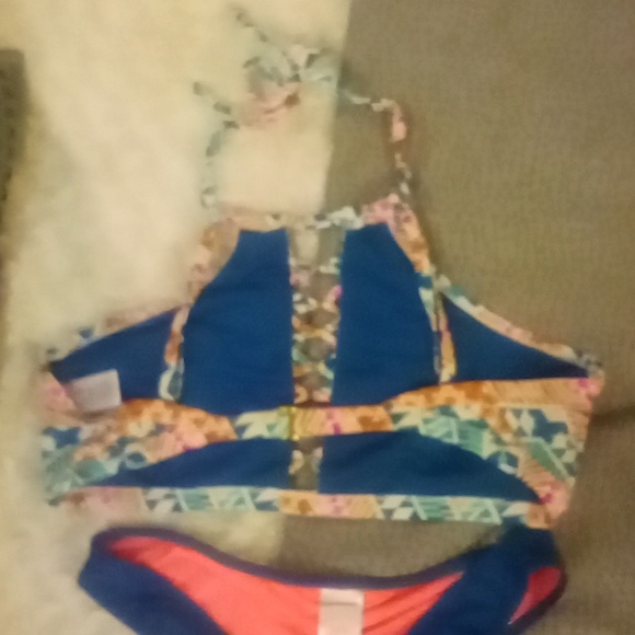 High neck laced front teal and rust bikini w cheeky bottoms - Picture 6 of 12